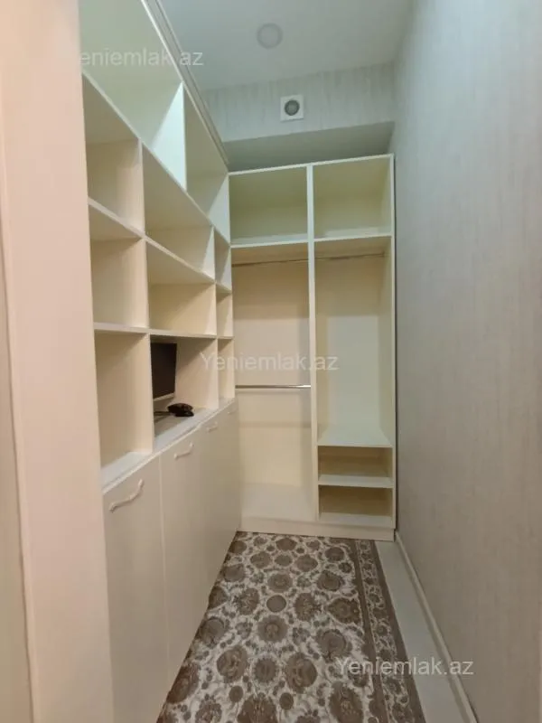 Satılır 7 otaqlı həyət evi 420 m²