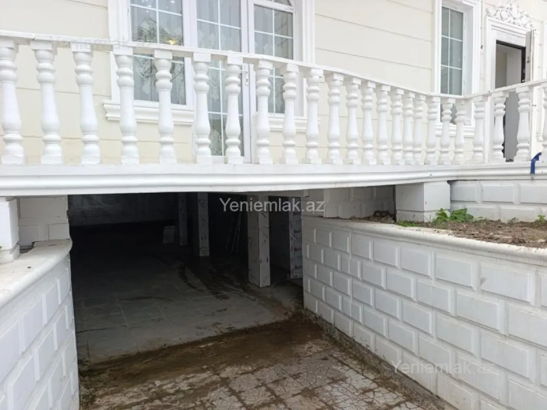 Satılır 6 otaqlı həyət evi 340 m²