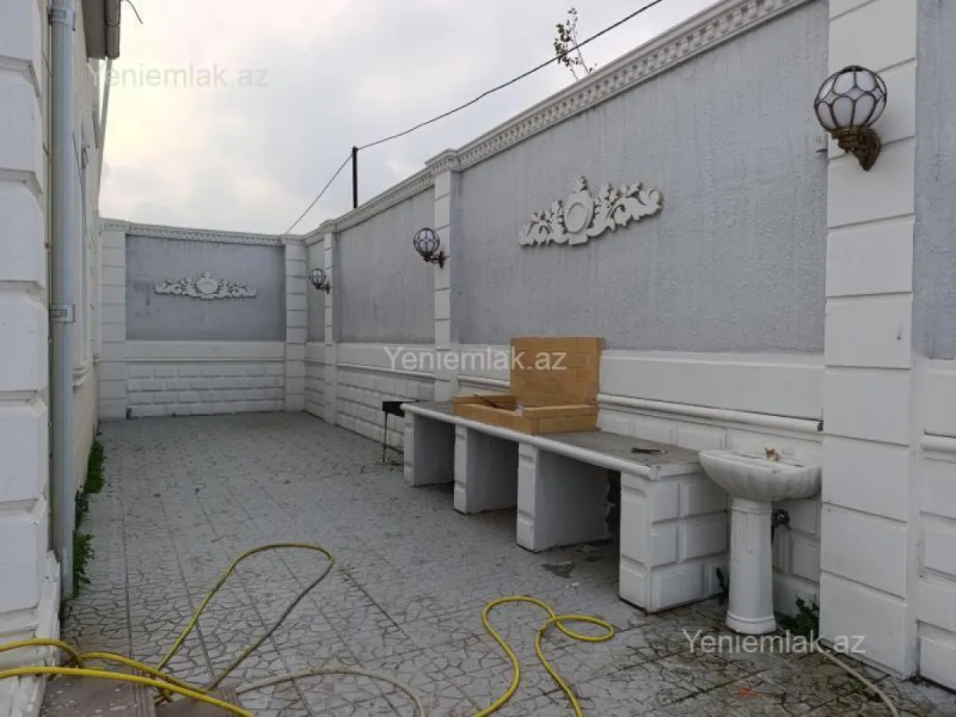 Satılır 6 otaqlı həyət evi 340 m²