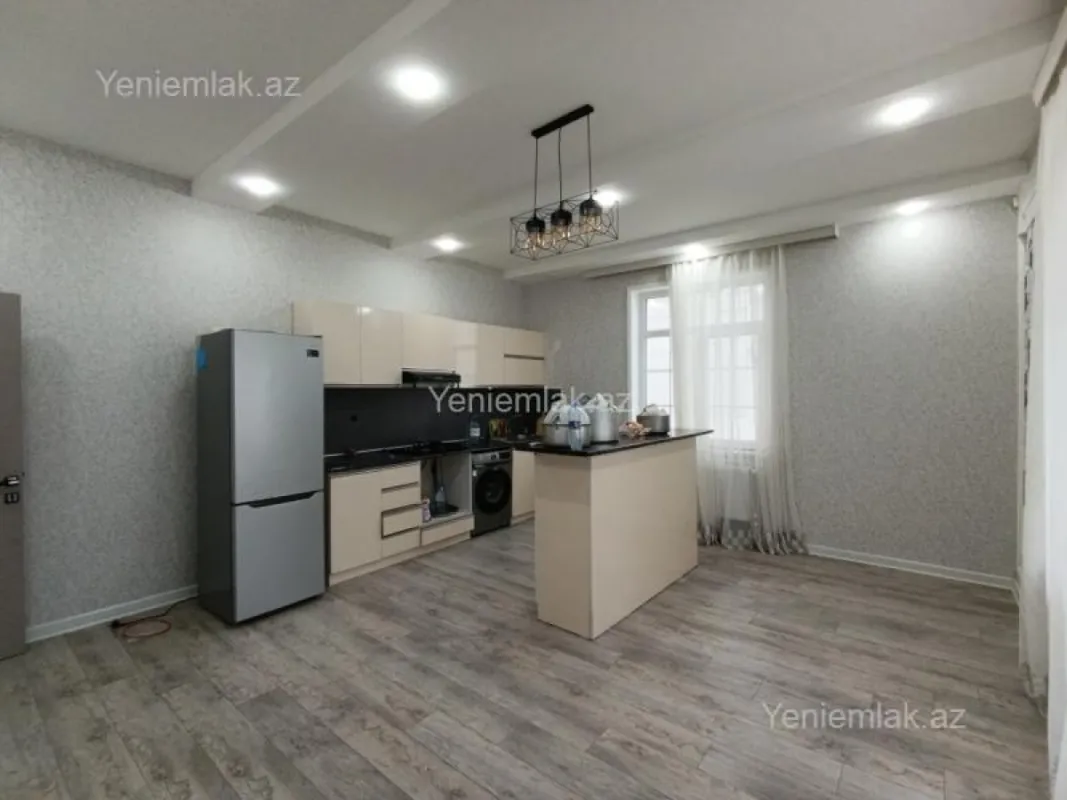 Satılır 6 otaqlı həyət evi 340 m²