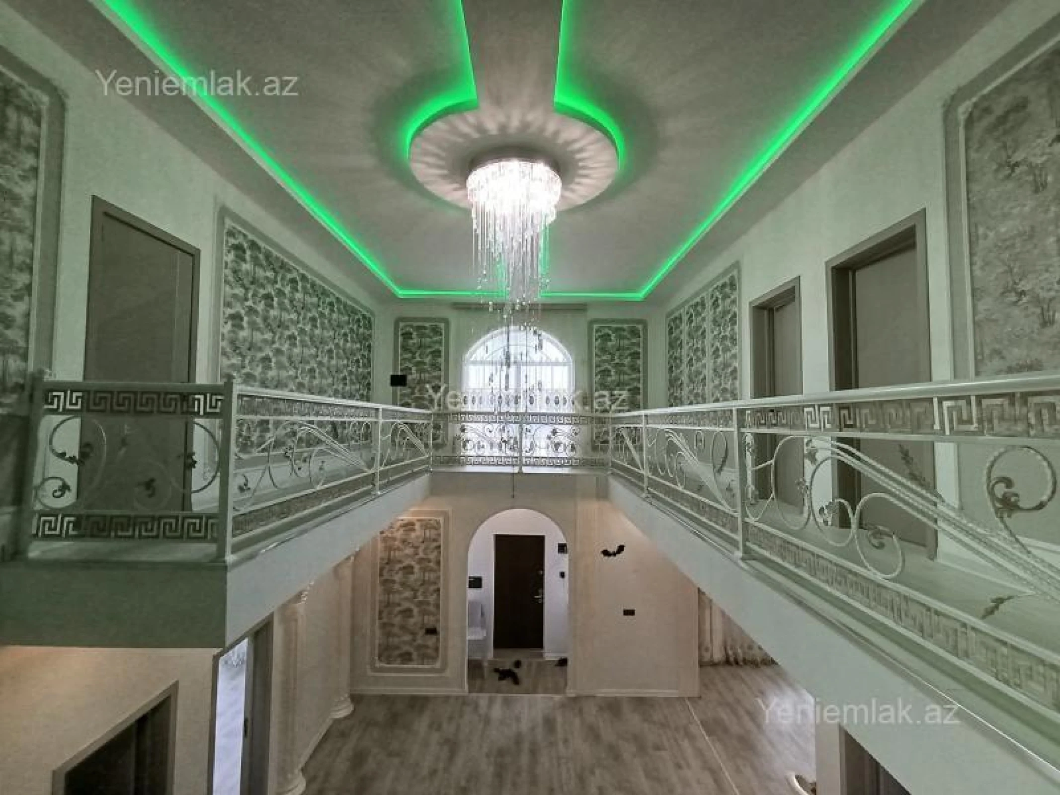 Satılır 6 otaqlı həyət evi 340 m²