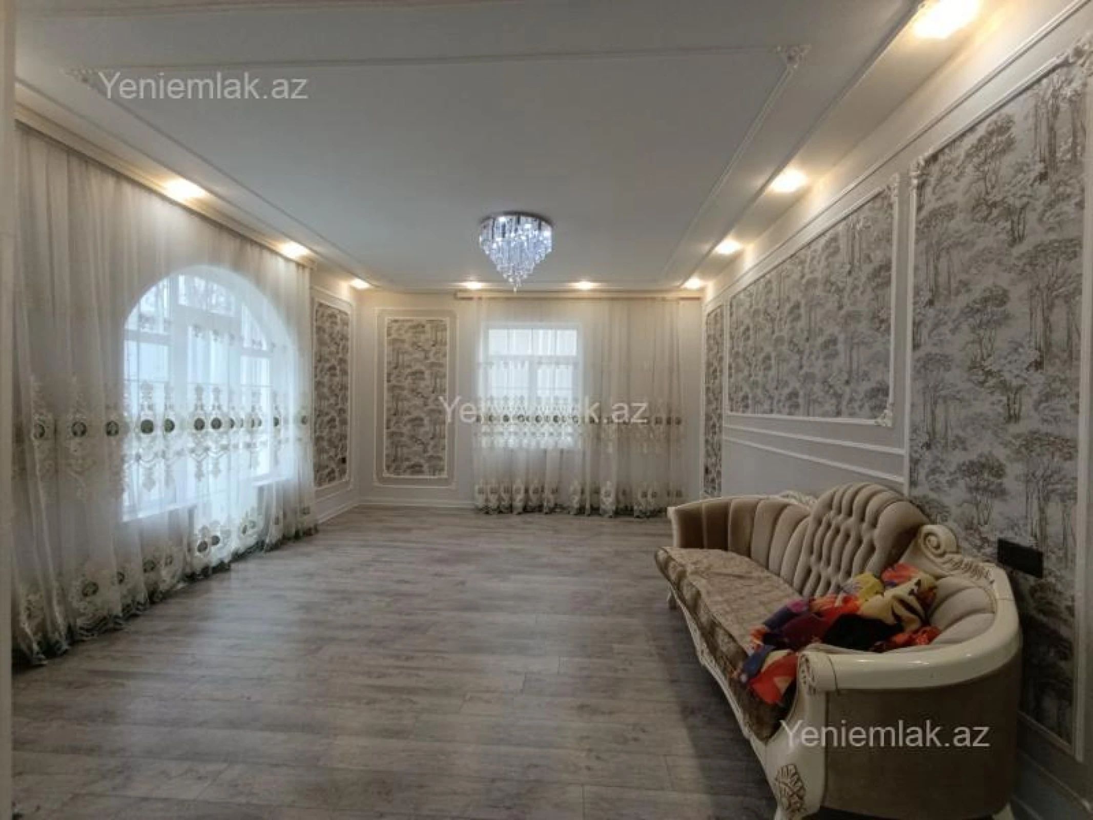 Satılır 6 otaqlı həyət evi 340 m²