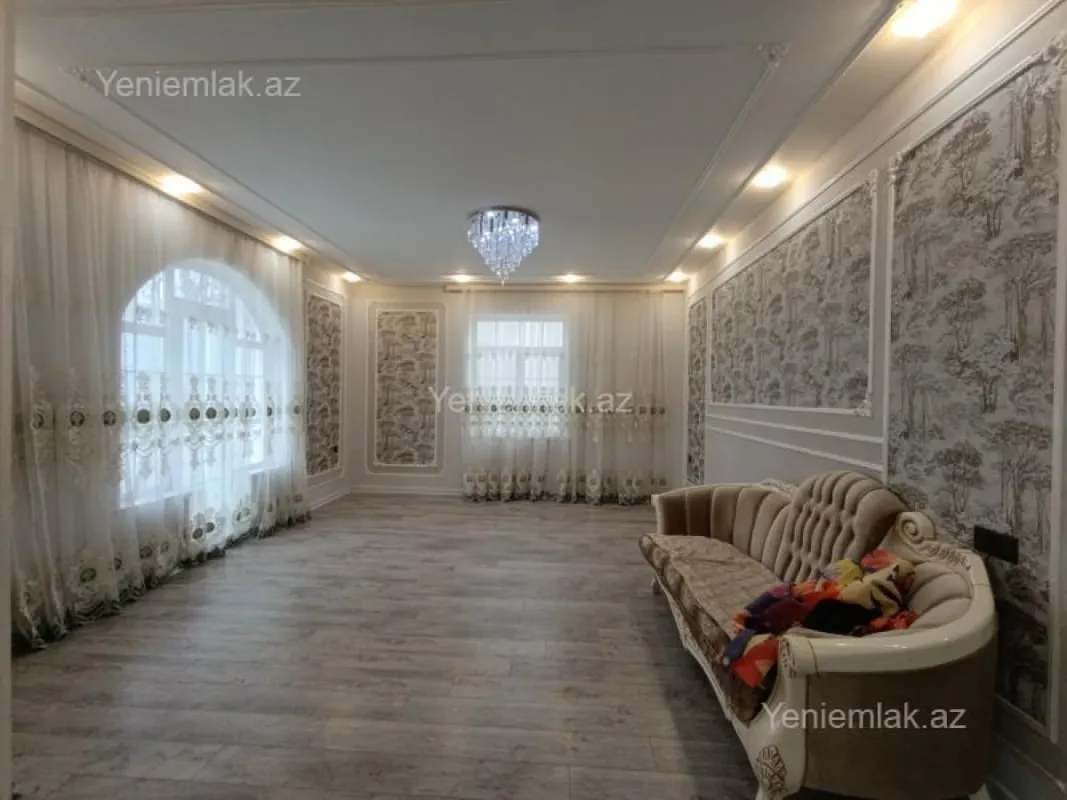 Satılır 6 otaqlı həyət evi 340 m²