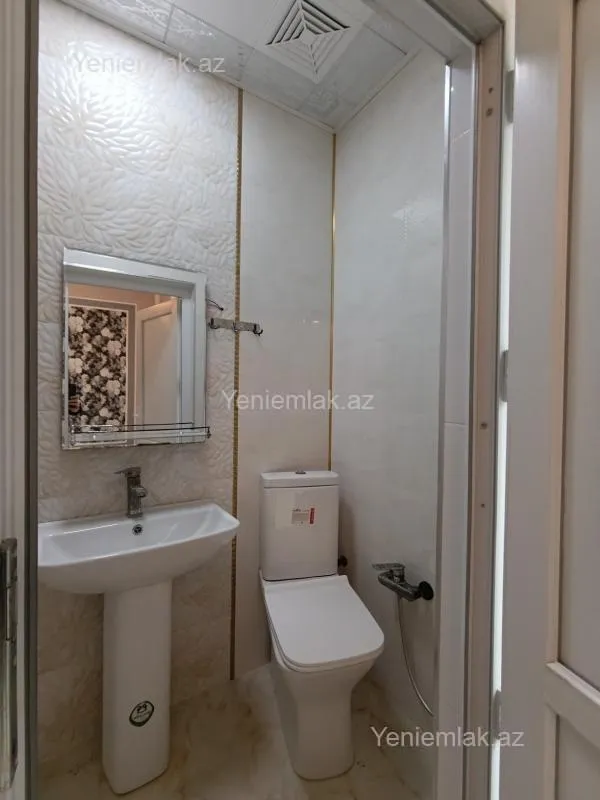 Satılır 6 otaqlı həyət evi 340 m²