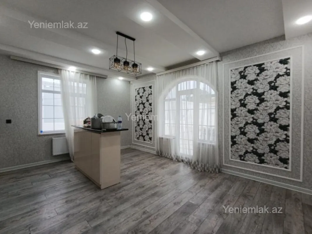 Satılır 6 otaqlı həyət evi 340 m²