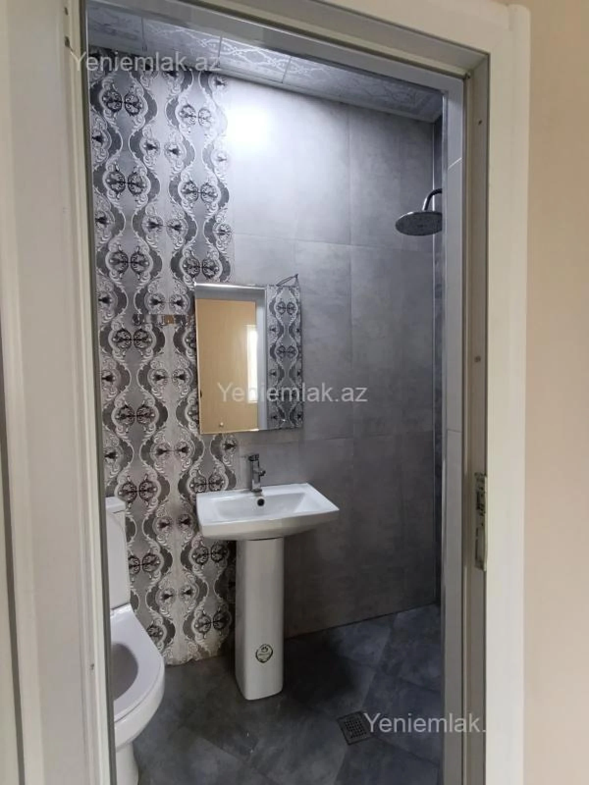 Satılır 6 otaqlı həyət evi 340 m²
