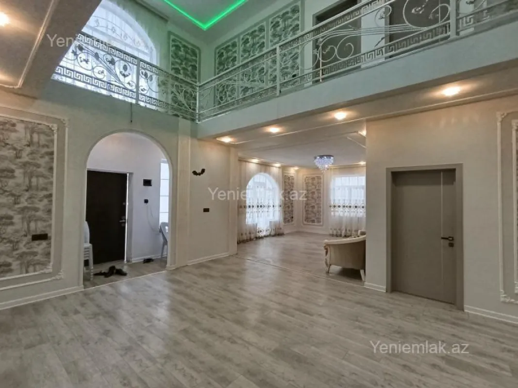 Satılır 6 otaqlı həyət evi 340 m²