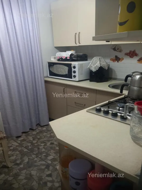 Satılır 2 otaqlı köhnə tikili 50 m²
