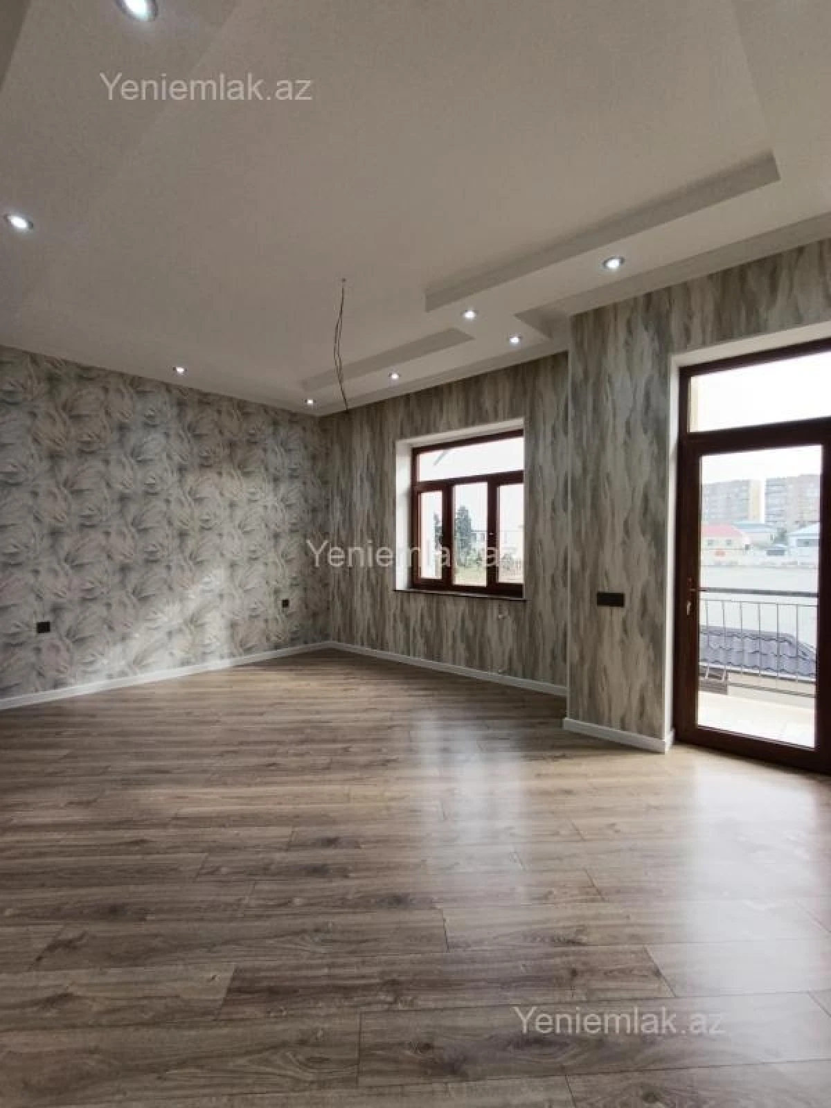Satılır 6 otaqlı həyət evi 240 m²