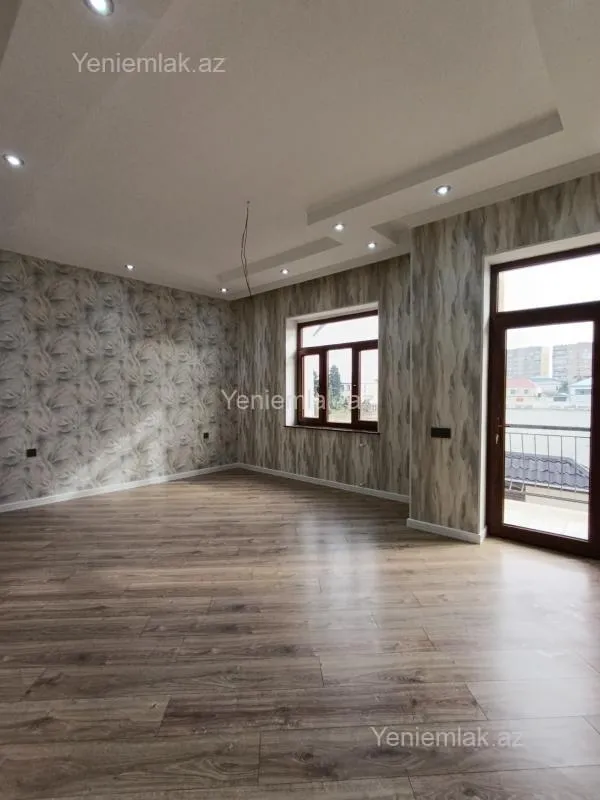 Satılır 6 otaqlı həyət evi 240 m²