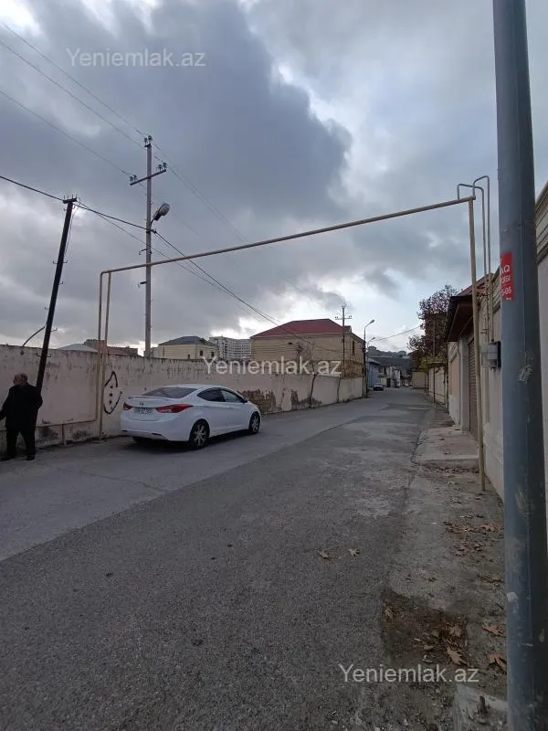 Satılır 6 otaqlı həyət evi 240 m²