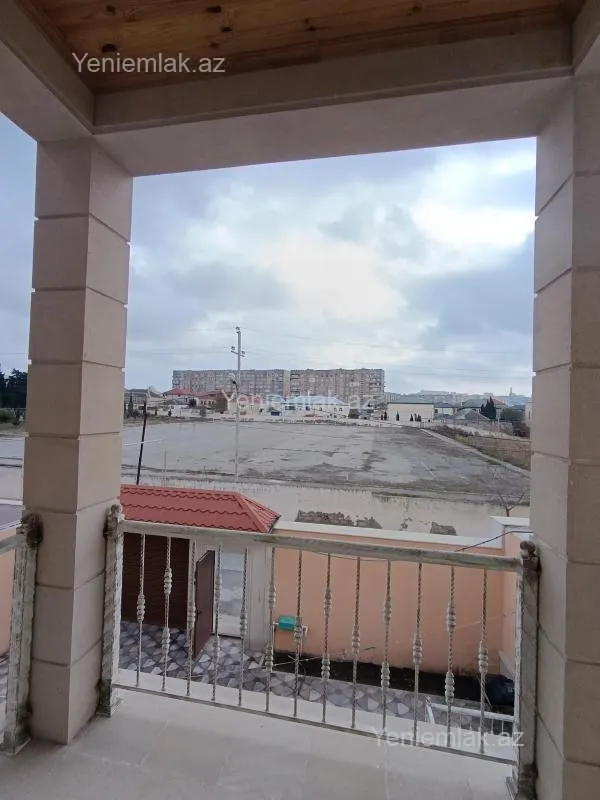 Satılır 6 otaqlı həyət evi 240 m²