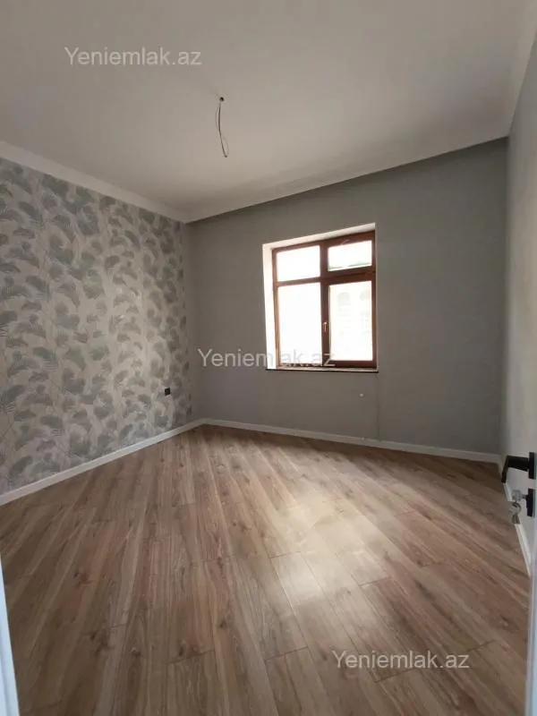 Satılır 6 otaqlı həyət evi 240 m²