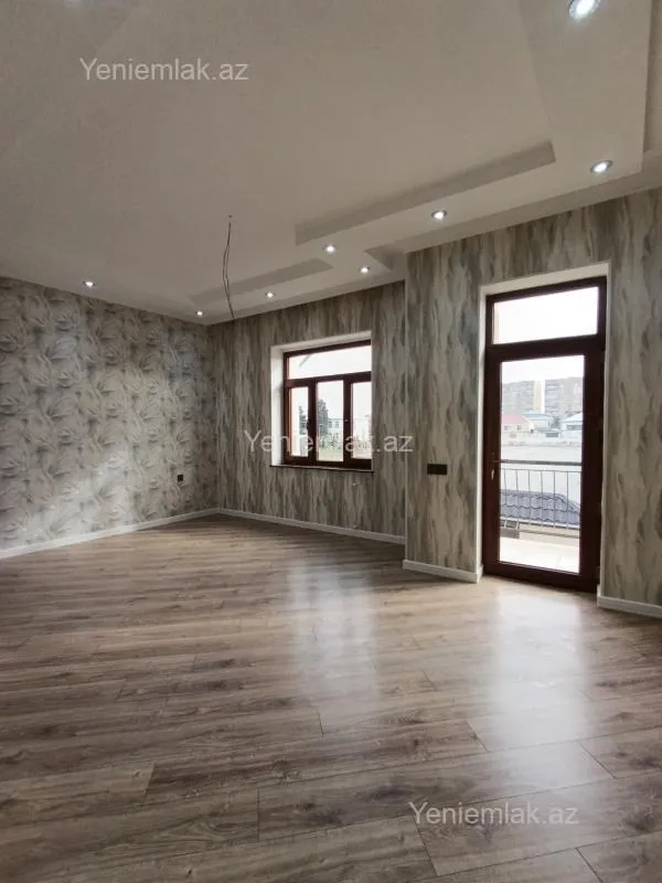Satılır 6 otaqlı həyət evi 240 m²