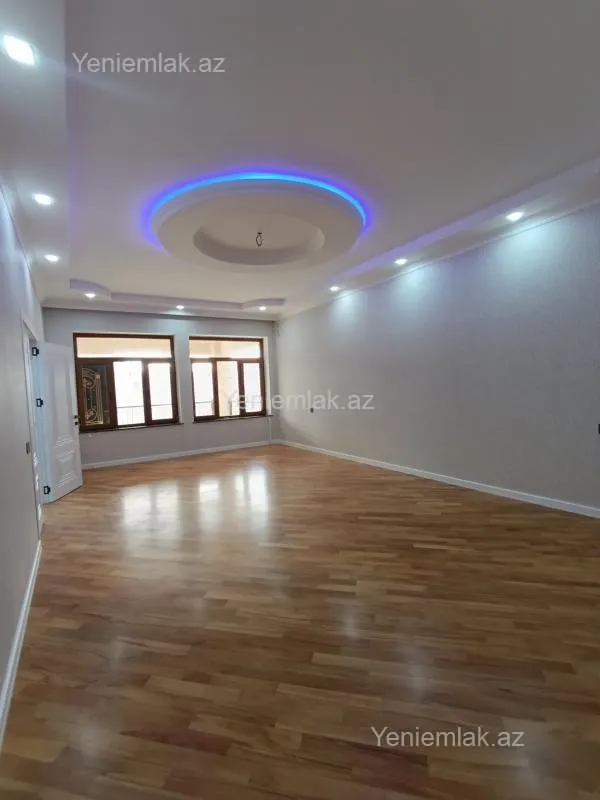 Satılır 6 otaqlı həyət evi 240 m²
