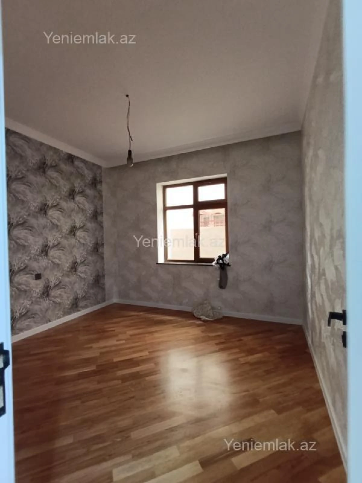 Satılır 6 otaqlı həyət evi 240 m²