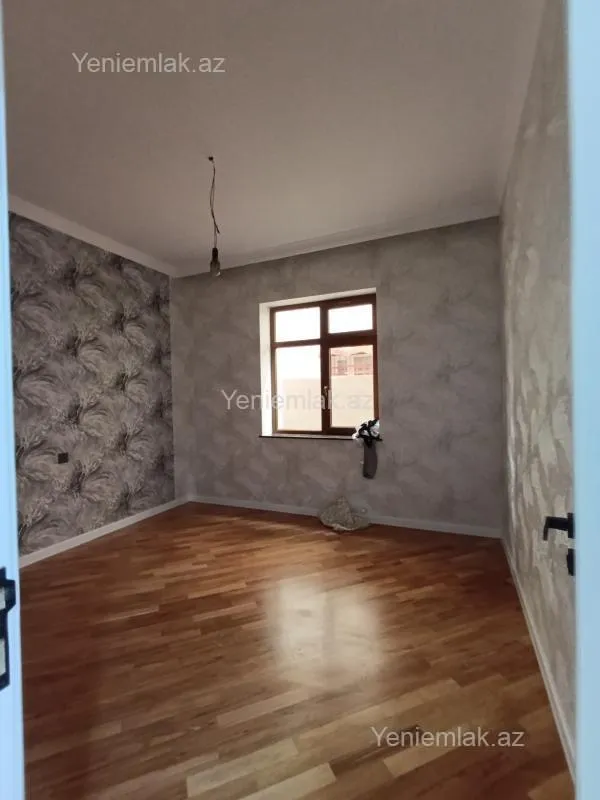 Satılır 6 otaqlı həyət evi 240 m²