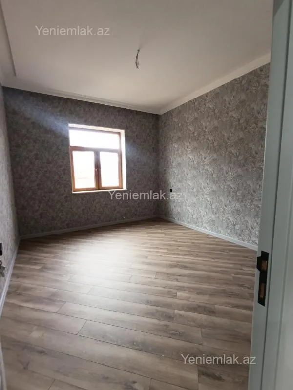 Satılır 6 otaqlı həyət evi 240 m²