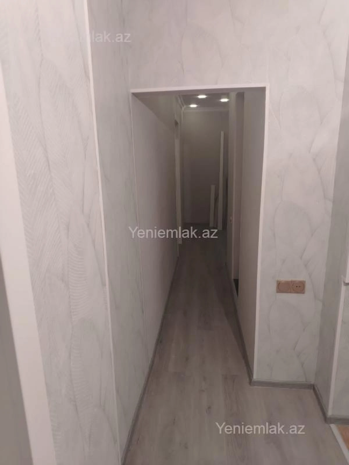 Satılır 1 otaqlı köhnə tikili 37 m²