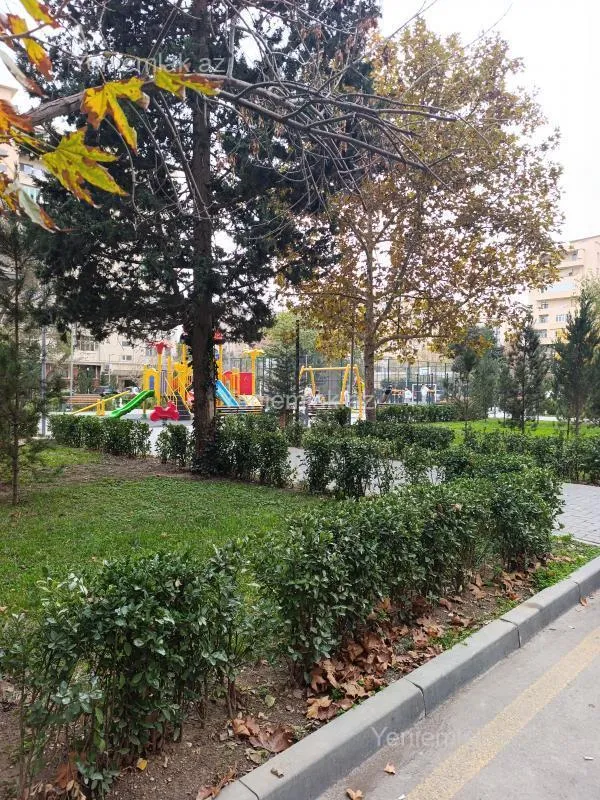Satılır 2 otaqlı köhnə tikili 63 m²