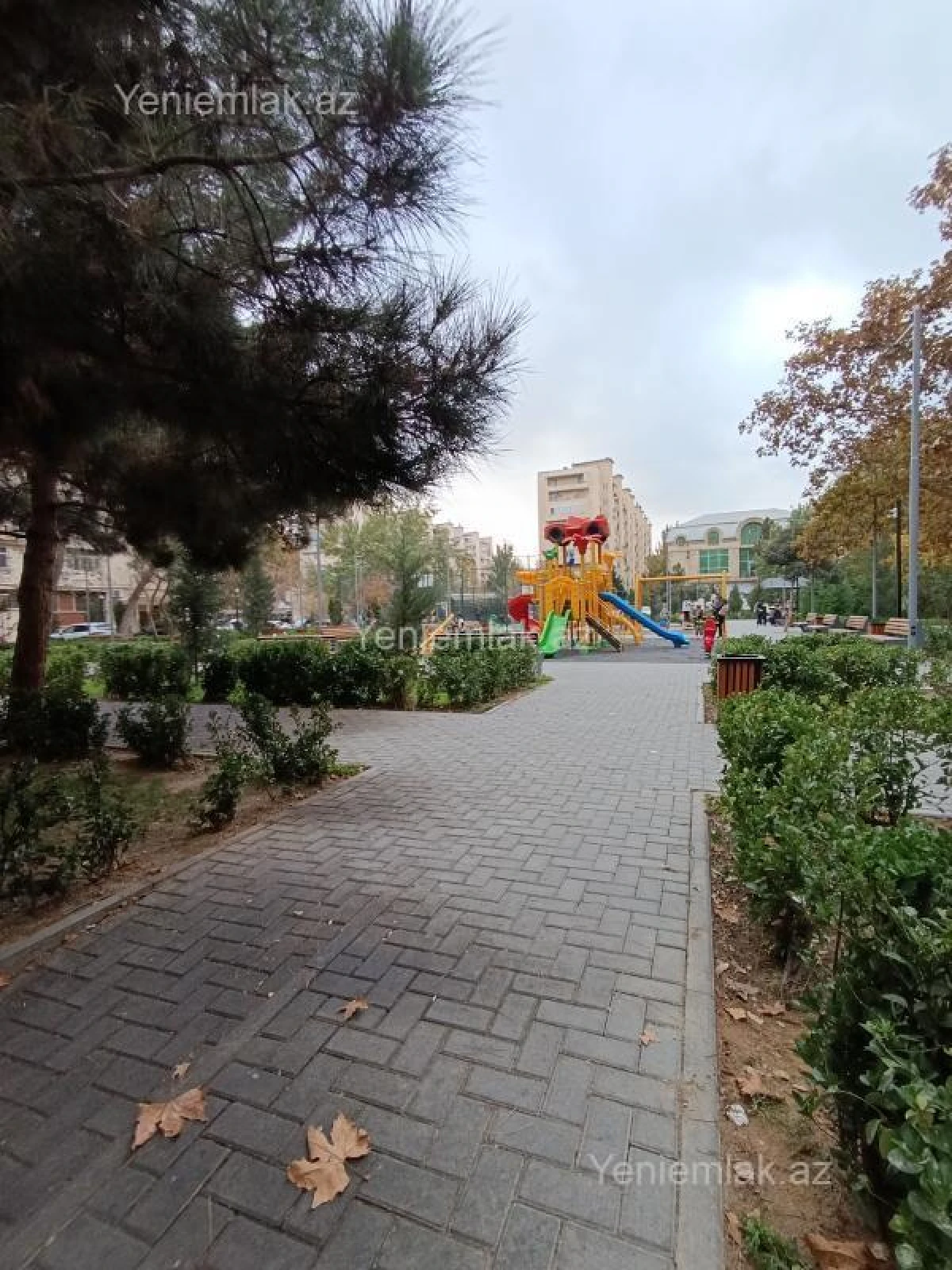 Satılır 2 otaqlı köhnə tikili 63 m²