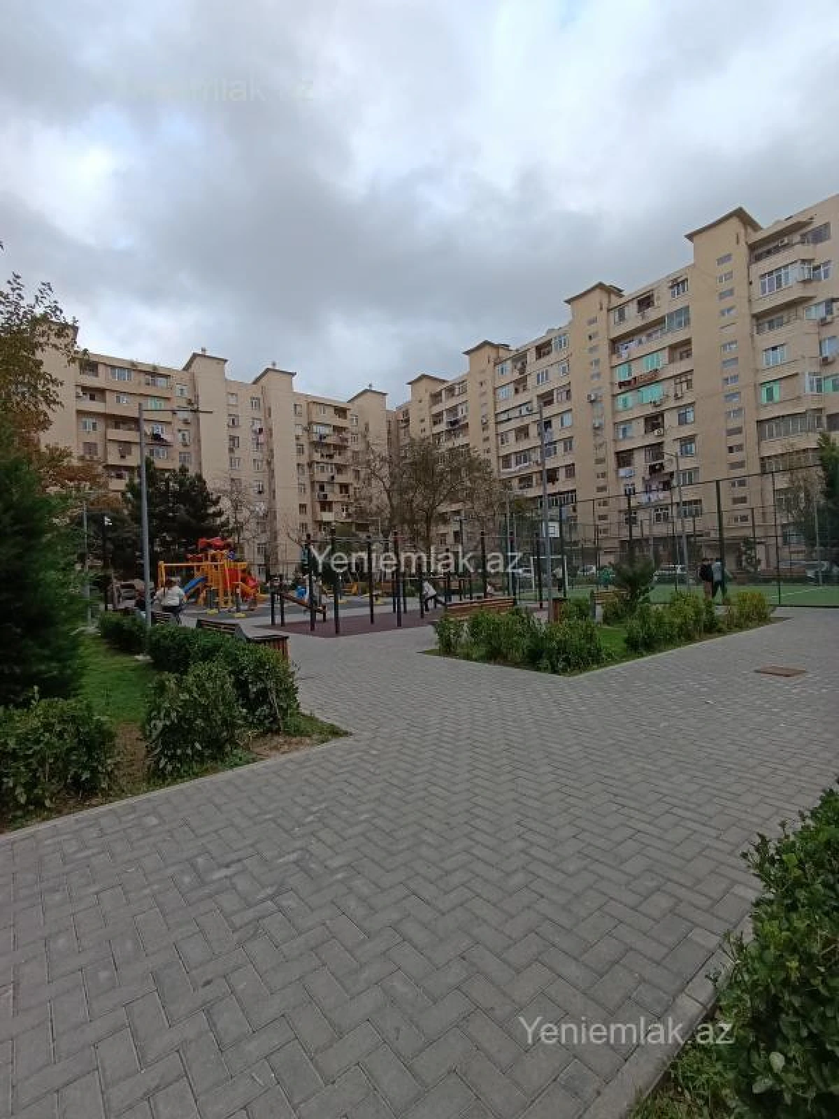 Satılır 2 otaqlı köhnə tikili 63 m²