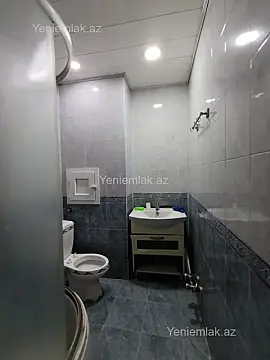Satılır 2 otaqlı köhnə tikili 63 m²