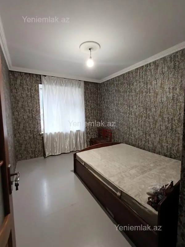Satılır 2 otaqlı köhnə tikili 63 m²