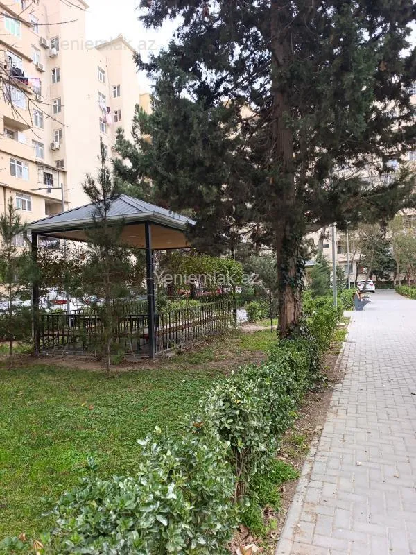 Satılır 2 otaqlı köhnə tikili 63 m²