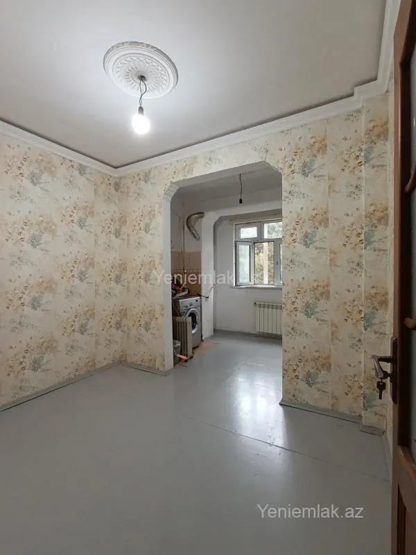 Satılır 2 otaqlı köhnə tikili 63 m²