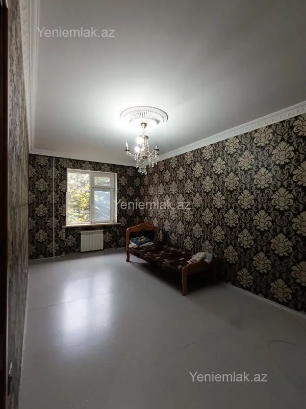 Satılır 2 otaqlı köhnə tikili 63 m²