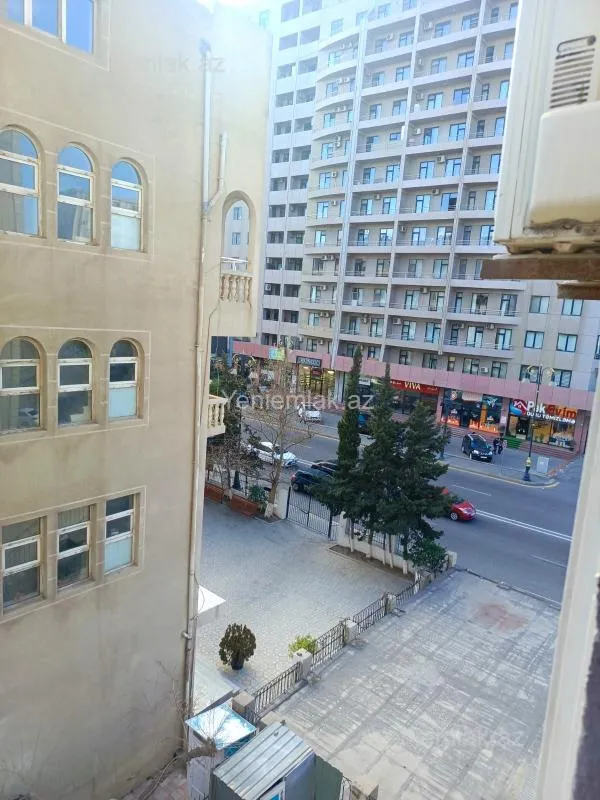 Satılır 2 otaqlı köhnə tikili 50 m²