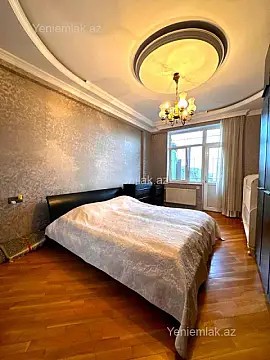 Satılır 3 otaqlı yeni tikili 130 m²