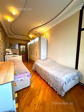 Satılır 3 otaqlı yeni tikili 130 m²