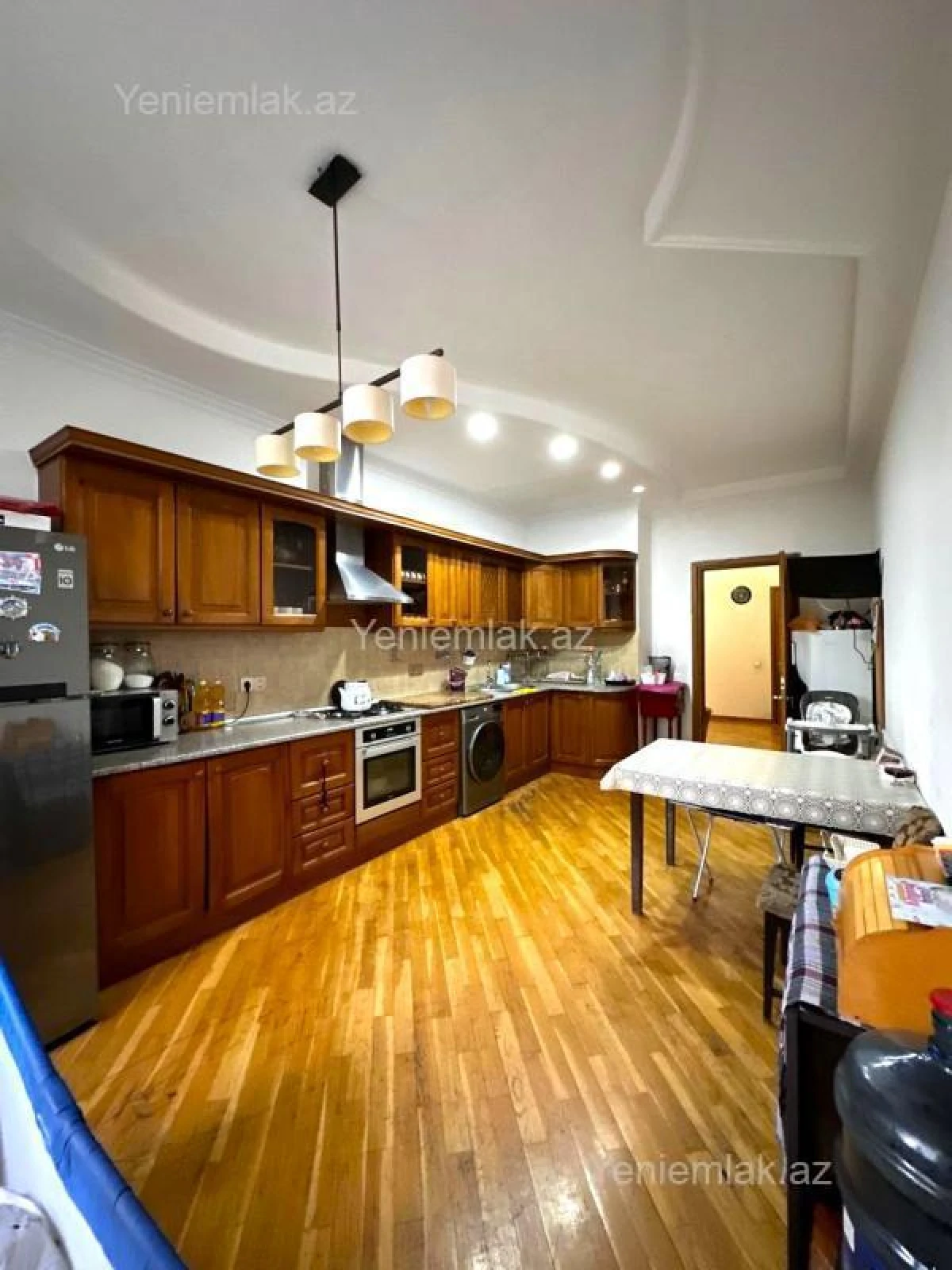 Satılır 3 otaqlı yeni tikili 130 m²