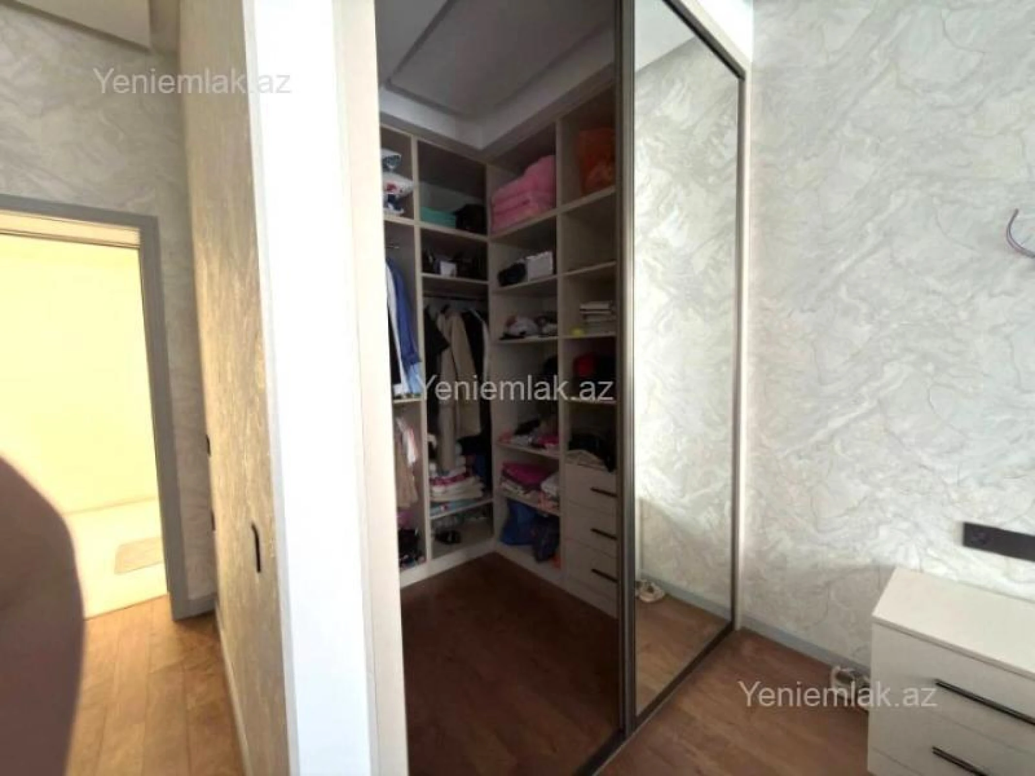 Satılır 3 otaqlı yeni tikili 110 m²