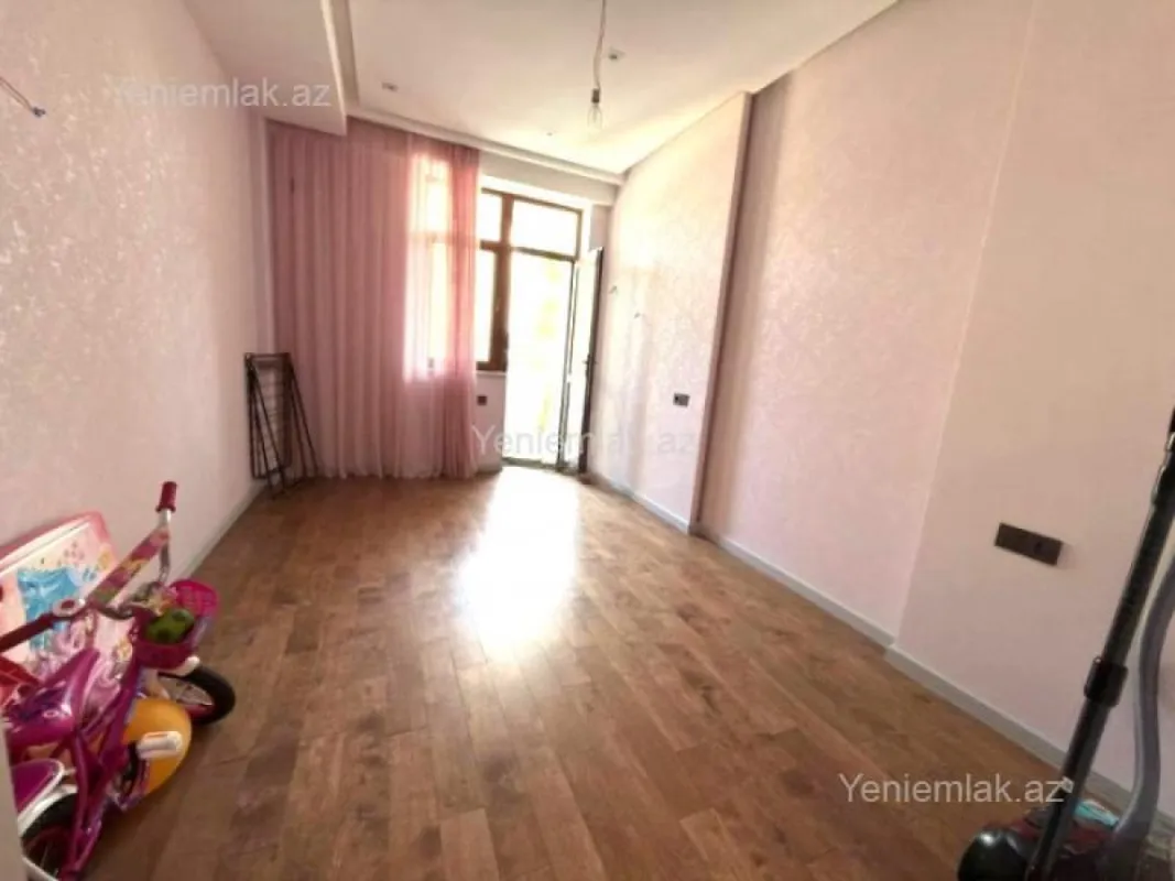 Satılır 3 otaqlı yeni tikili 110 m²