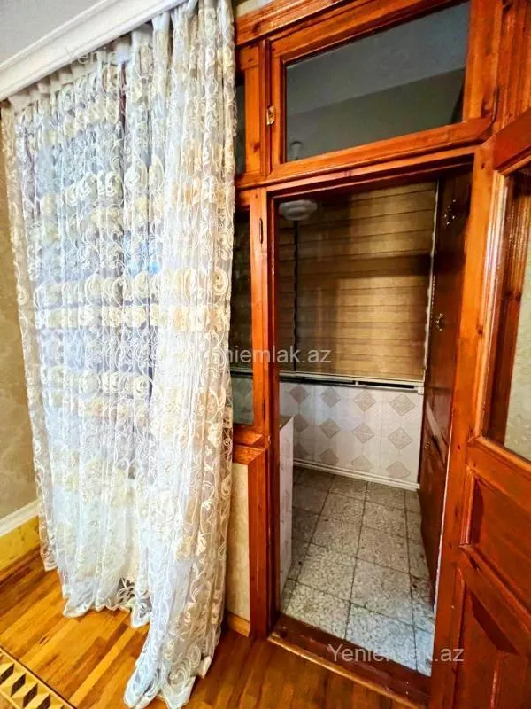 Satılır 5 otaqlı köhnə tikili 115 m²