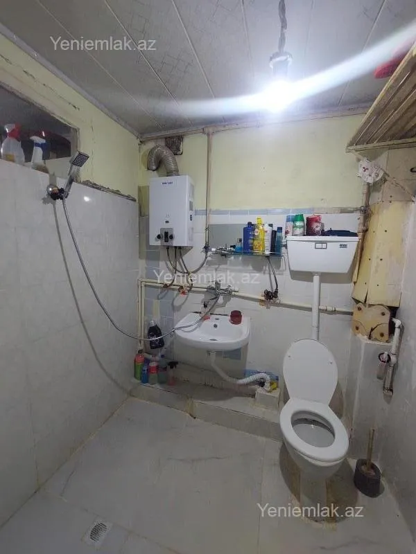 Satılır 2 otaqlı köhnə tikili 55 m²