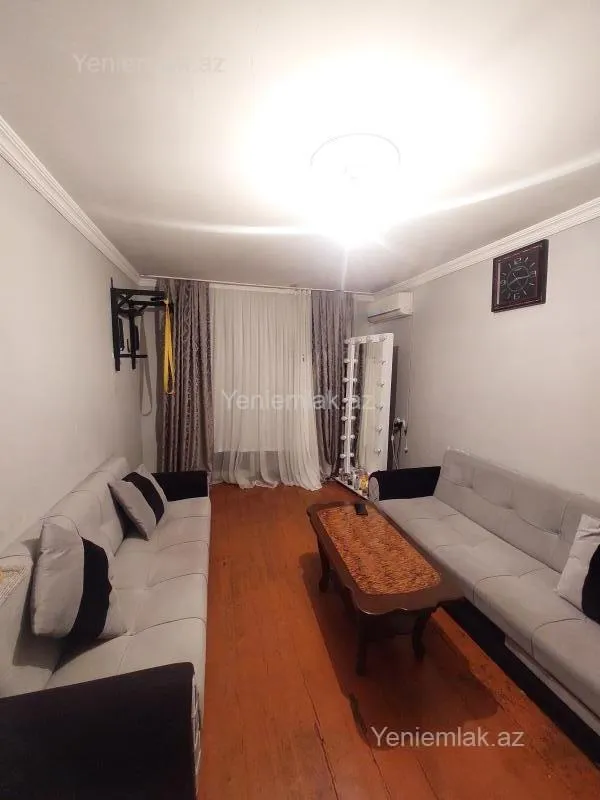 Satılır 2 otaqlı köhnə tikili 55 m²