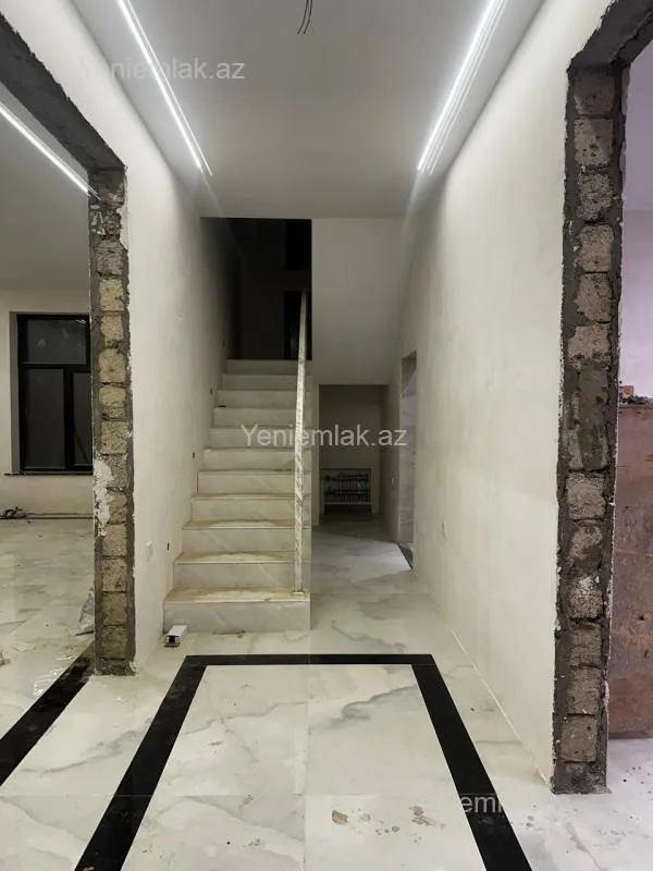 Satılır 4 otaqlı həyət evi 250 m²