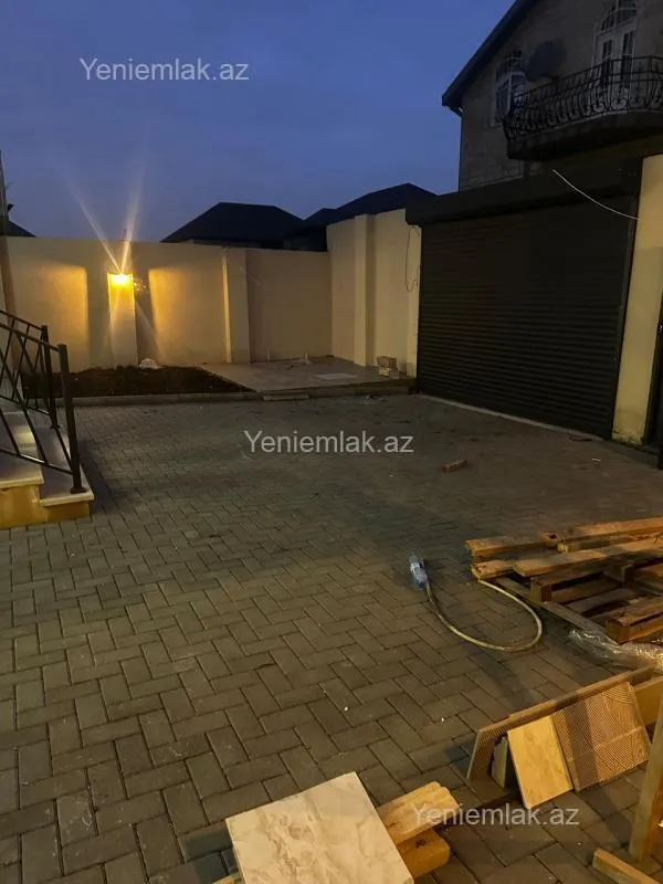 Satılır 4 otaqlı həyət evi 250 m²