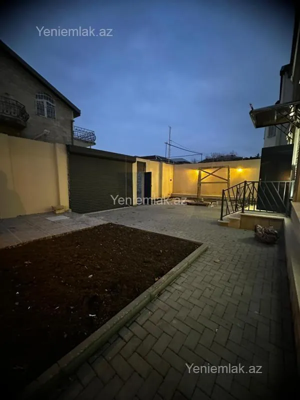 Satılır 4 otaqlı həyət evi 250 m²