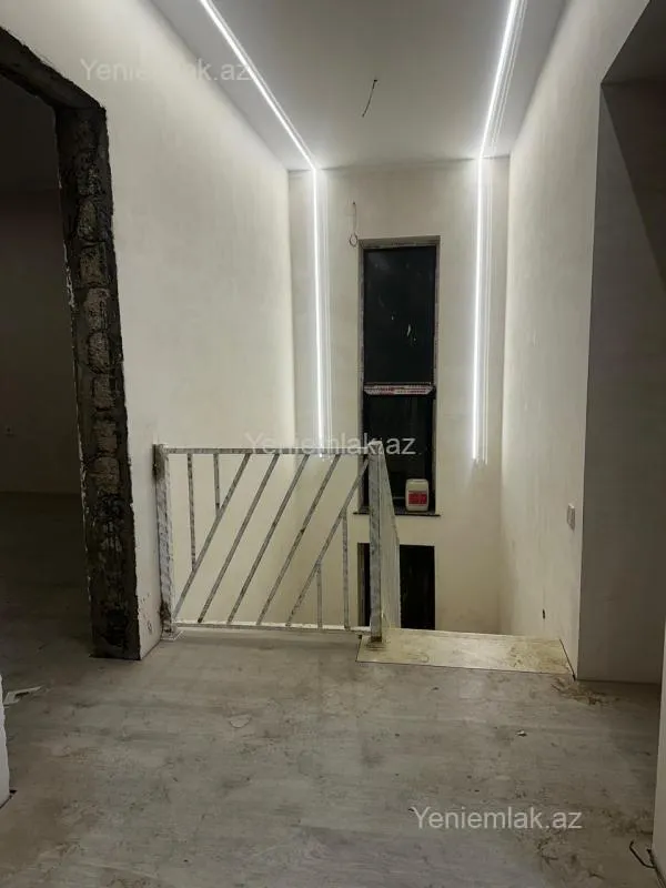 Satılır 4 otaqlı həyət evi 250 m²