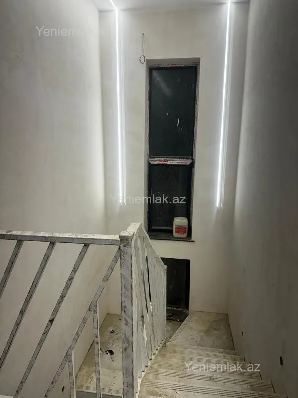 Satılır 4 otaqlı həyət evi 250 m²