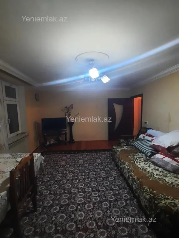 Satılır 1 otaqlı köhnə tikili 31 m²