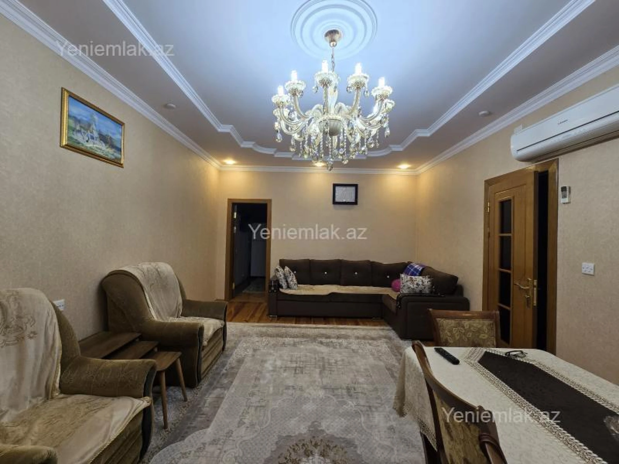 Satılır 8 otaqlı həyət evi 280 m²