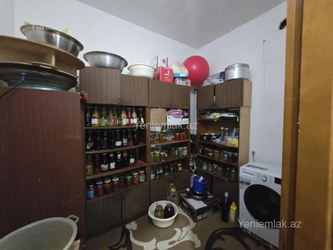 Satılır 8 otaqlı həyət evi 280 m²