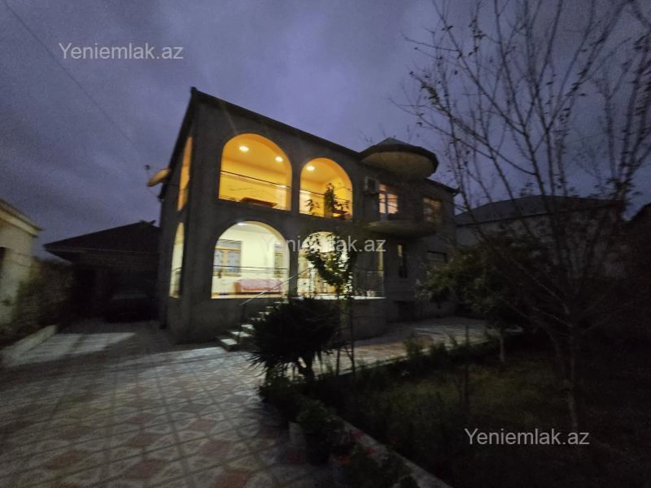 Satılır 8 otaqlı həyət evi 280 m²