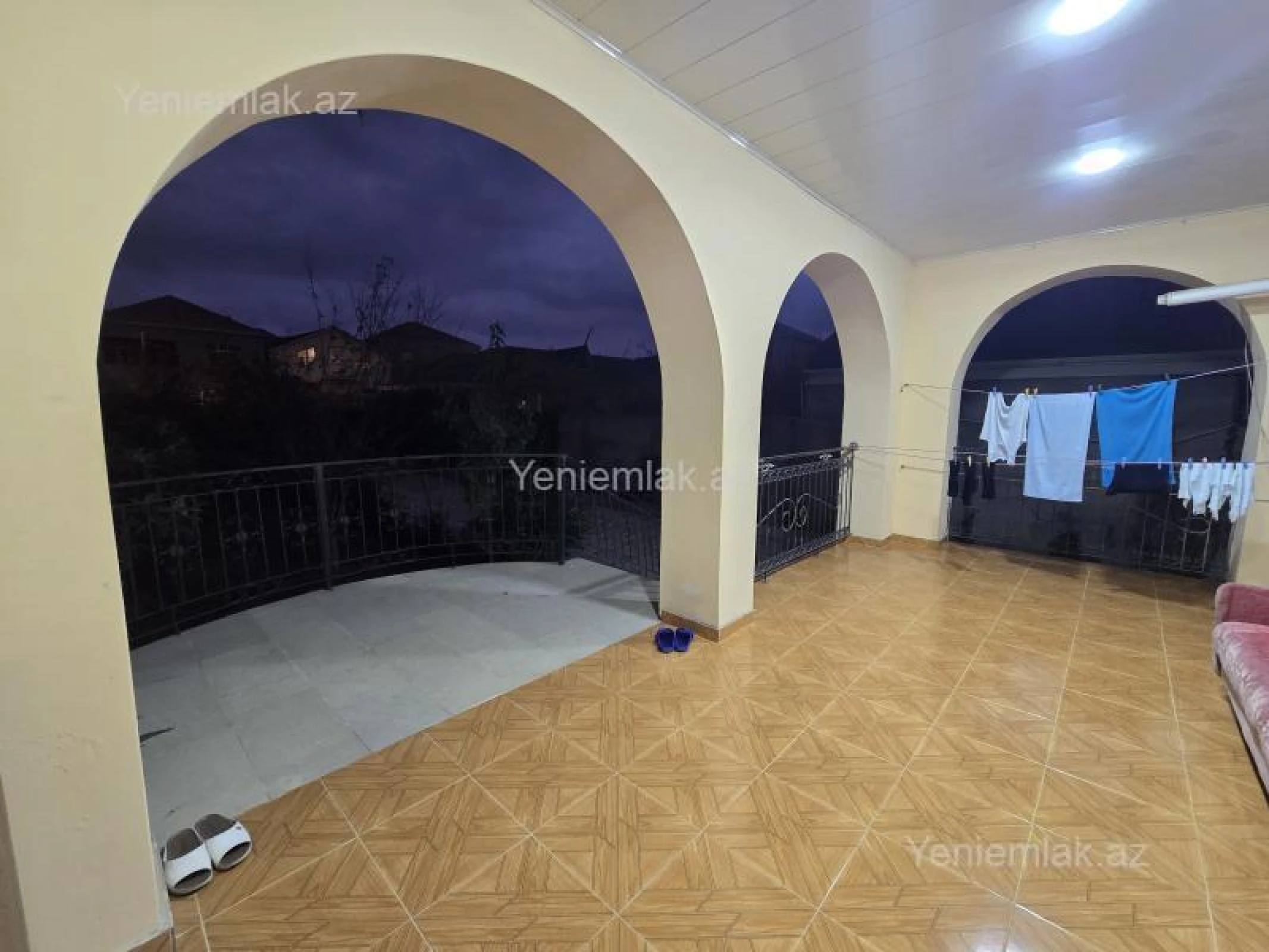 Satılır 8 otaqlı həyət evi 280 m²